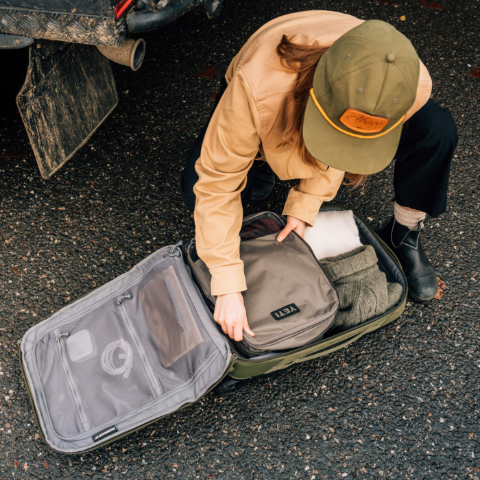 35L/22" Carry-On Luggage - Image 9